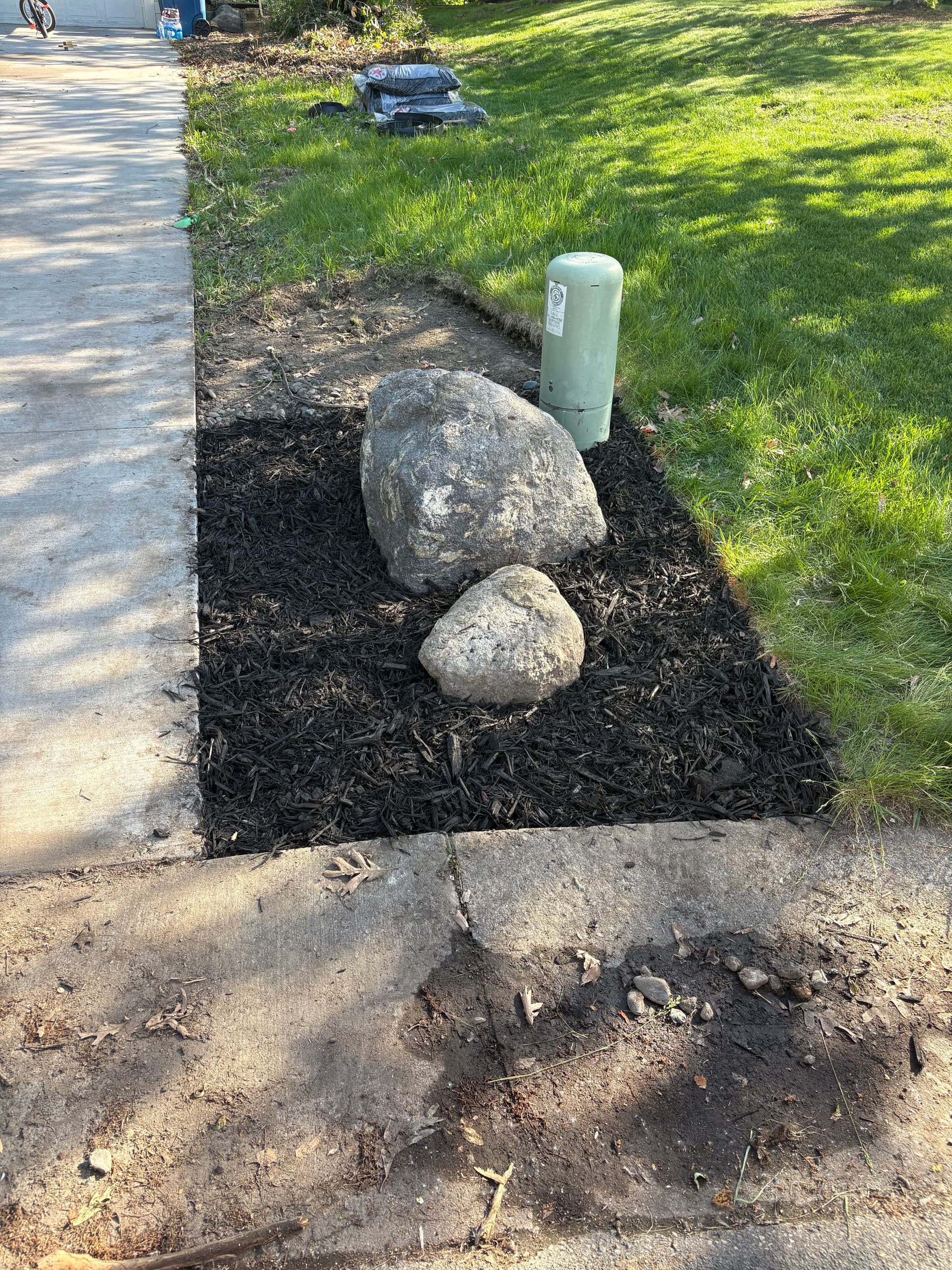 Fresh Mulch Beds and Brush Clearing Done Right image