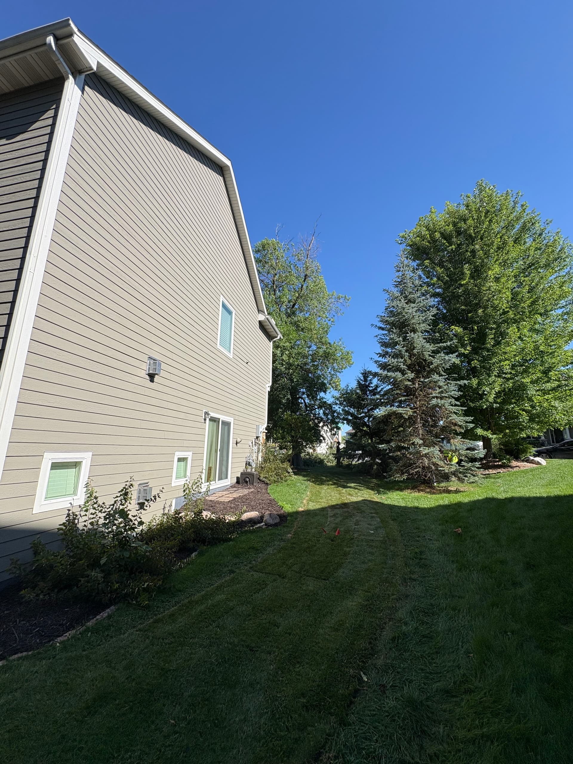 Gallery photos for Fresh Sod Installation That Makes a Home Look Complete: Image #1