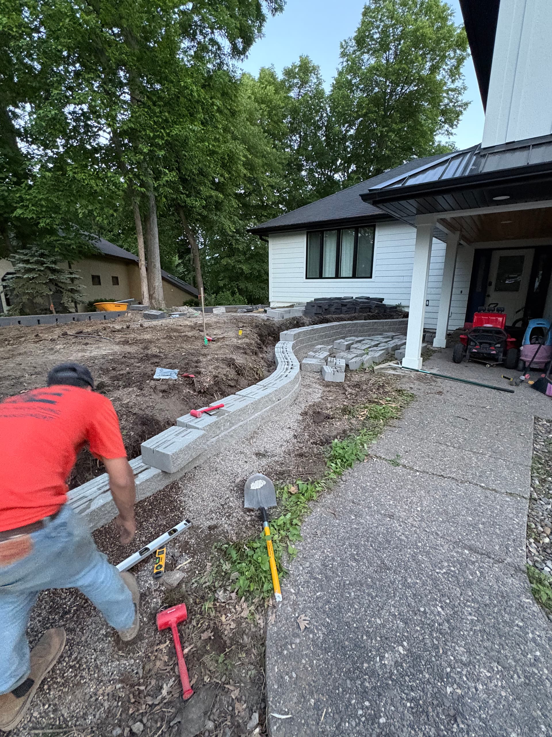 Gallery photos for Front Yard Retaining Wall Excavation Built for a Future Patio: Image #2